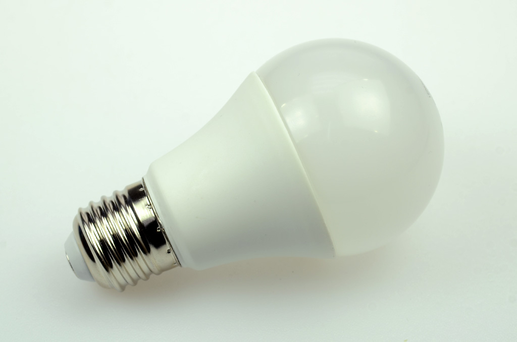 LED Lampe 8 Watt E27 zum Kennenlernen